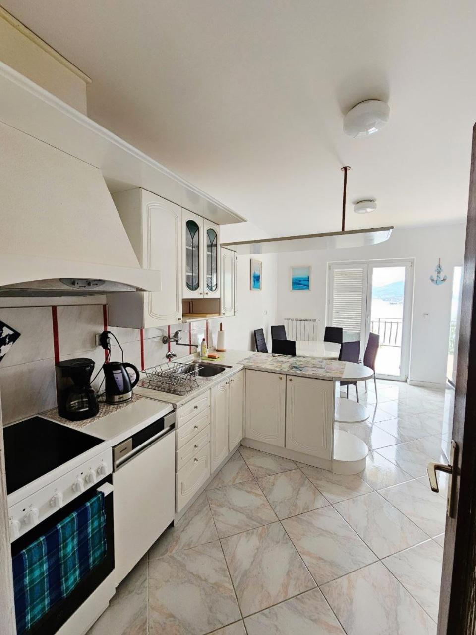 Family House Βίλα Οπατία Εξωτερικό φωτογραφία