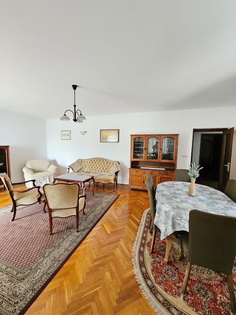 Family House Βίλα Οπατία Εξωτερικό φωτογραφία